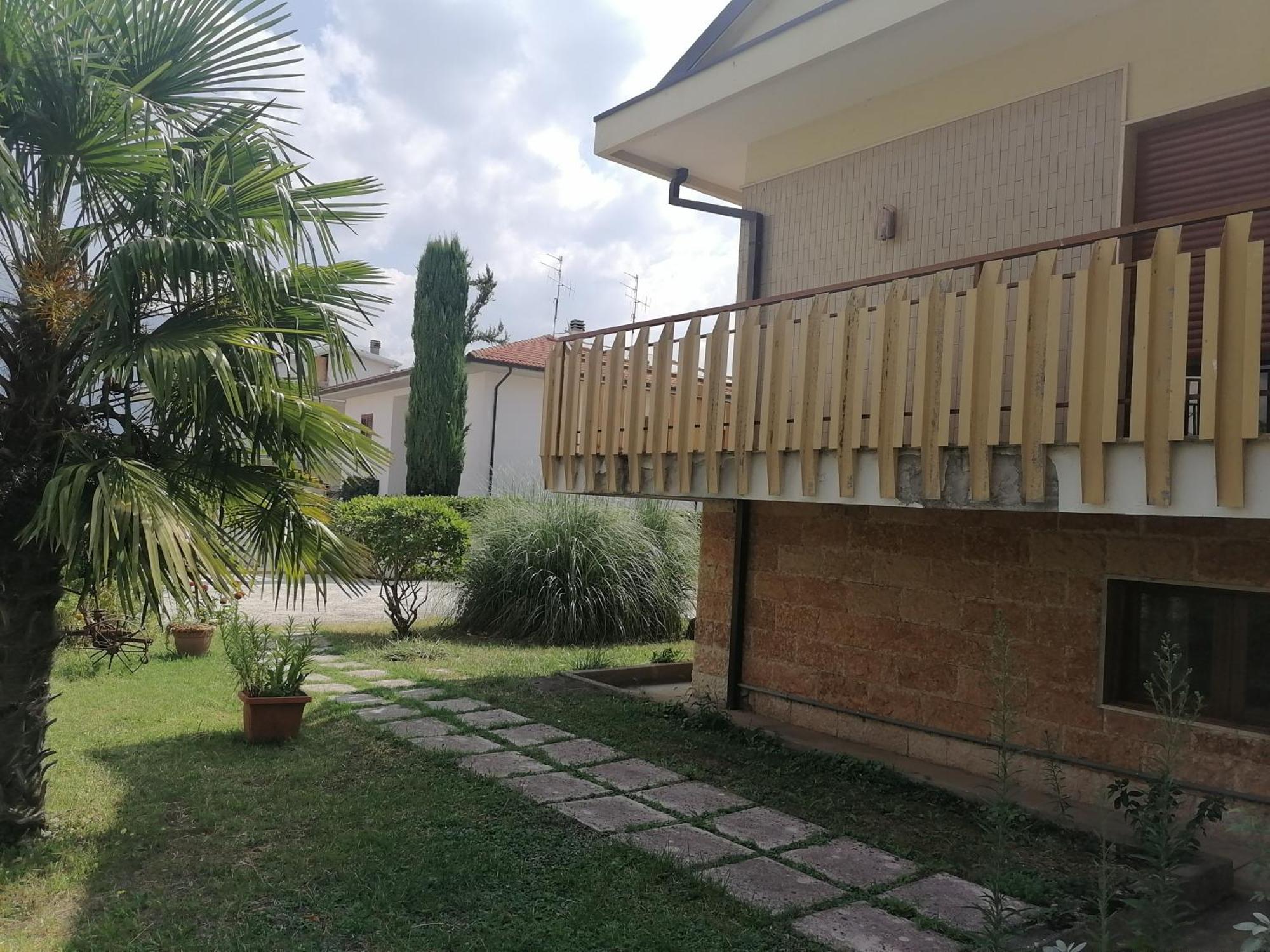 B&B Villaggio Sole Sulmona Buitenkant foto
