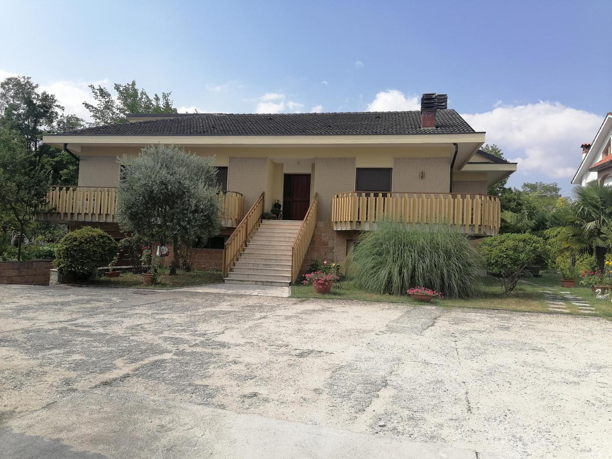 B&B Villaggio Sole Sulmona Buitenkant foto